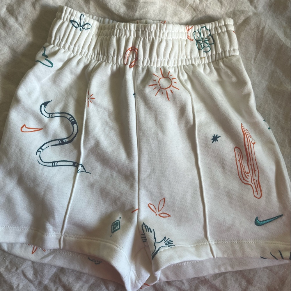 Nike wild oasis fleece shorts